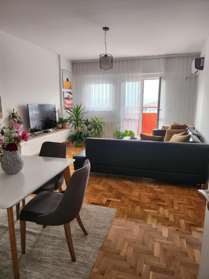 One Bedroom Apartment - Close The City Center! Prishtina بريشتاين المظهر الخارجي الصورة