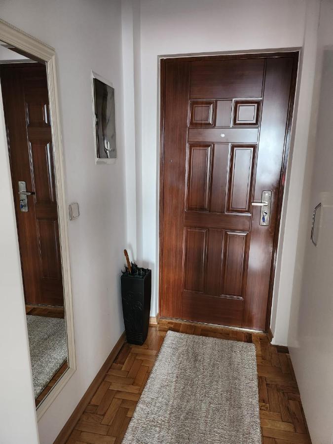 One Bedroom Apartment - Close The City Center! Prishtina بريشتاين المظهر الخارجي الصورة