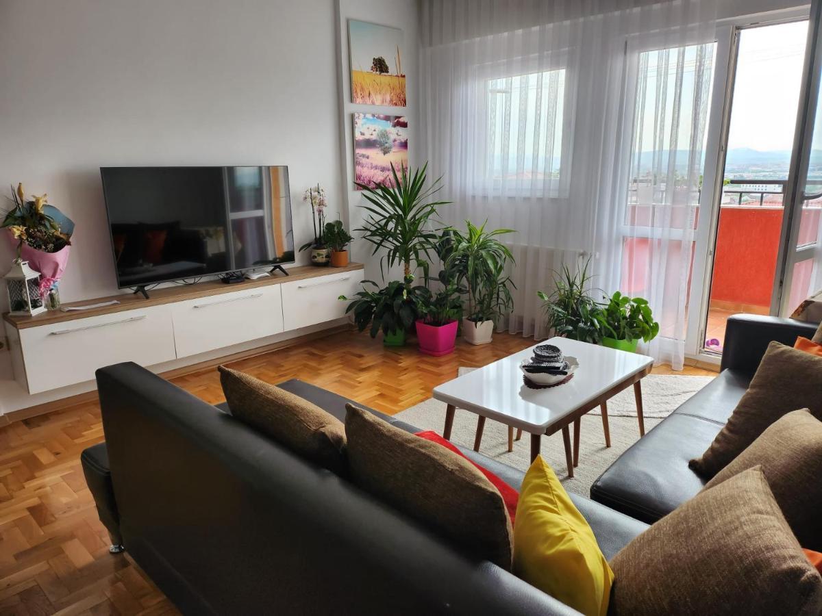 One Bedroom Apartment - Close The City Center! Prishtina بريشتاين المظهر الخارجي الصورة