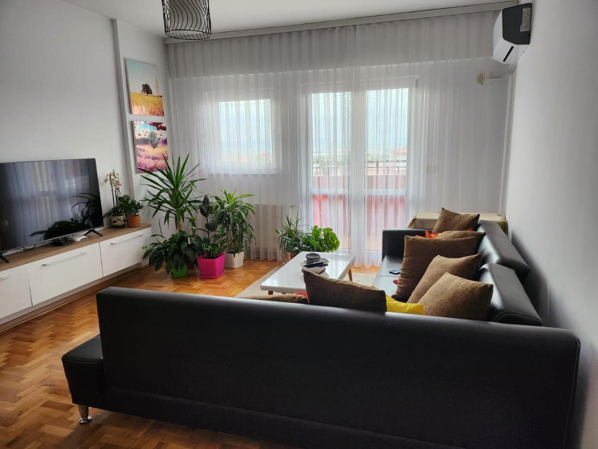 One Bedroom Apartment - Close The City Center! Prishtina بريشتاين المظهر الخارجي الصورة